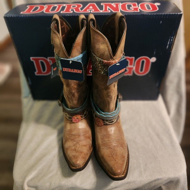 Durango Crush Accessorized Women's Cowboy Boots. size 8M box is missing