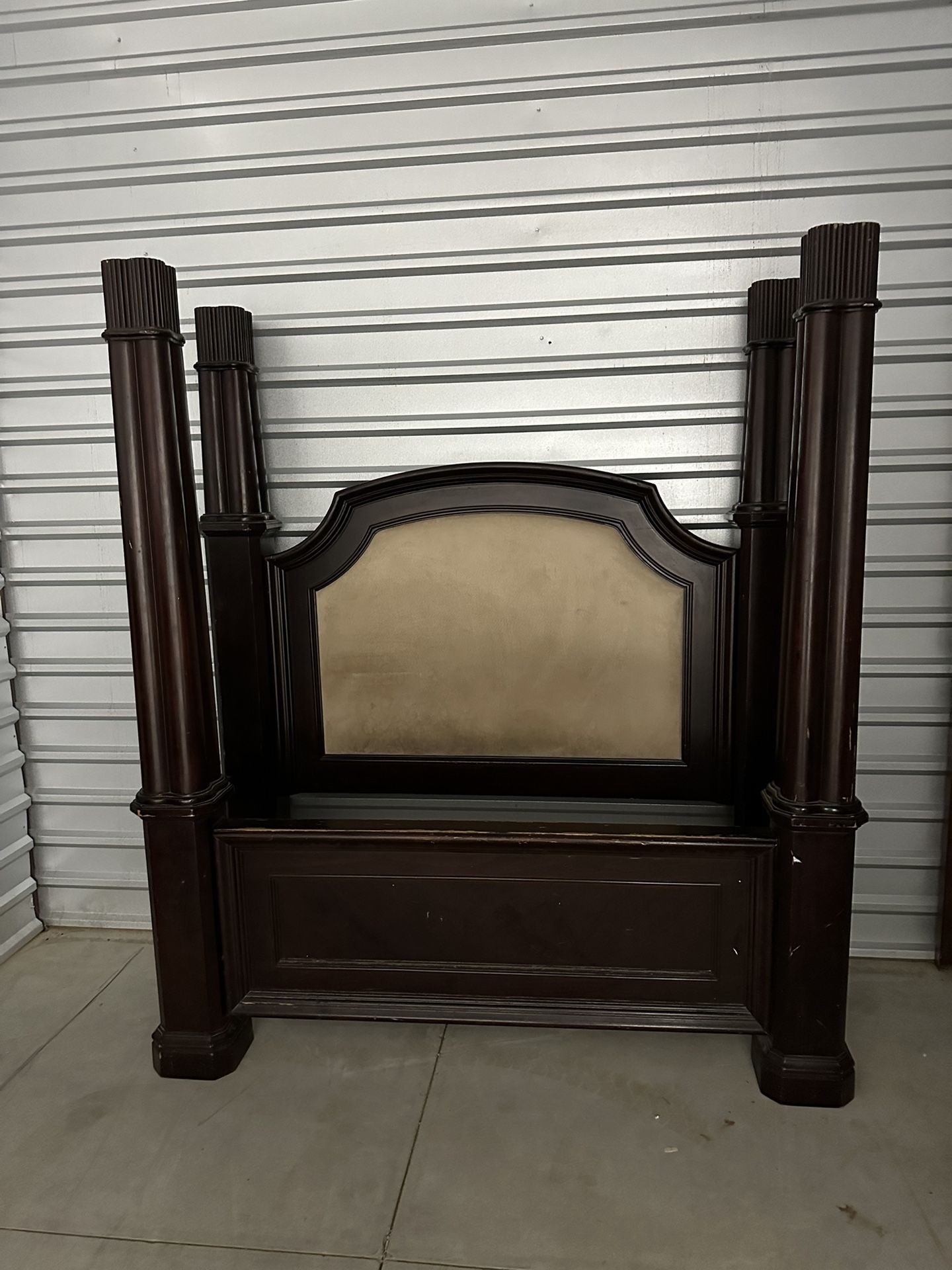 Dumont Queen Size Dark Cherry Bedroom Set!!