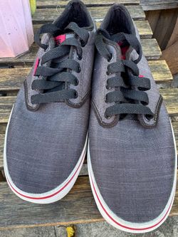 Vans tennis shoes