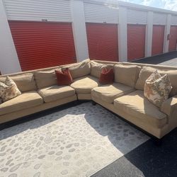Pottery Barn Couch WILL DELIVER