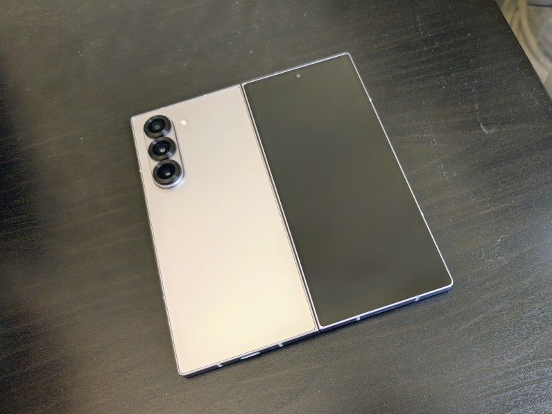 Samsung Galaxy Z Fold 6 – Like New | AT&T | 2 Weeks Used