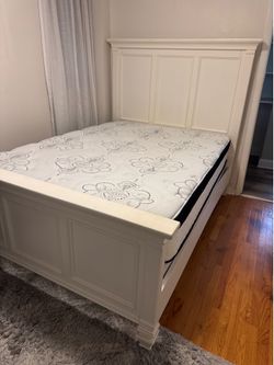 Queen White Wood Bed frame