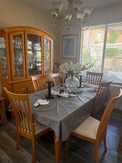 Dining table set with hutch