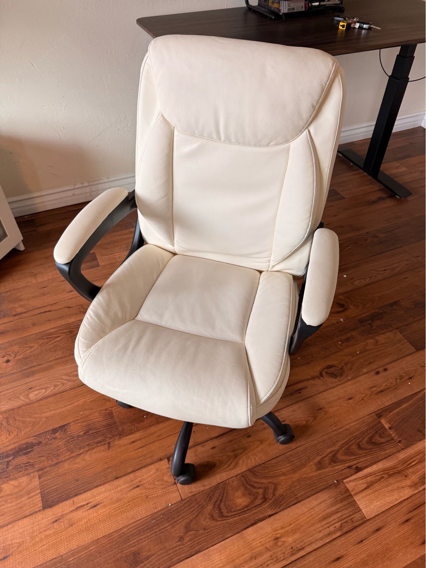 White desk chair