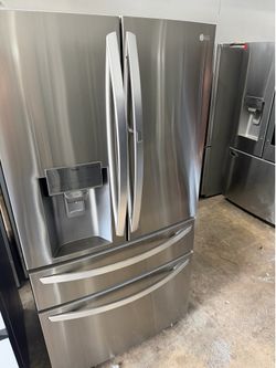 🌠🌄LG thinQ refrigerator counter depth craft ice like new🌄🌠