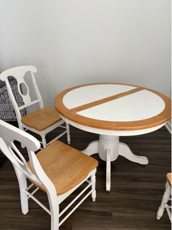 Free dining table