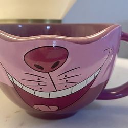 DISNEY COLLECTIBLE  CHESHIRE CAT SMILE MUG… NEW