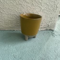 Mustard Yellow Planter 4”