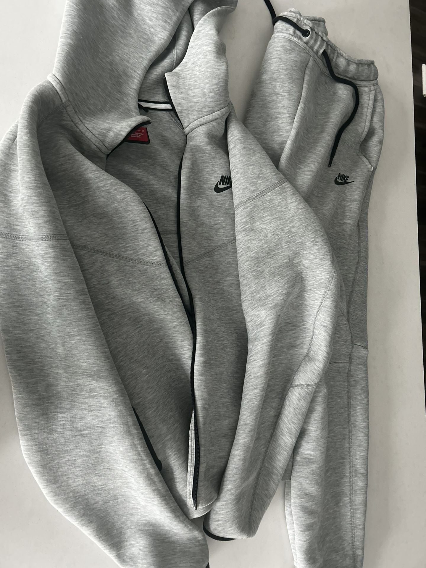 Grey Nike Tech (Men’s Medium)