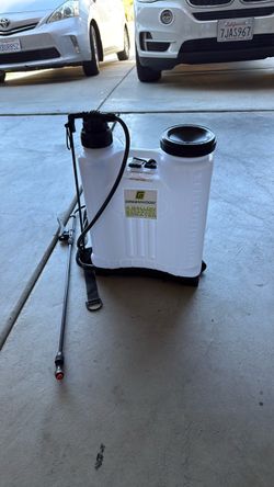 4 Gallon sprayer