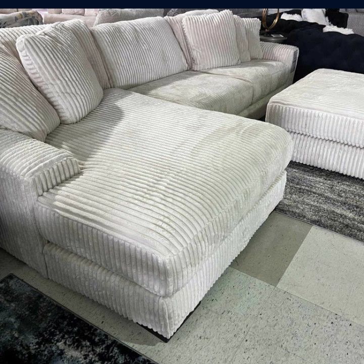 Lindyn Ivory 3pc LAF Chaise Sectional
