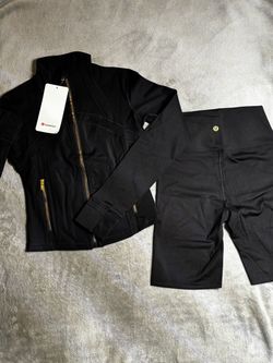 Black lululemon set with 6” in shorts