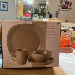 Dinnnerware Set