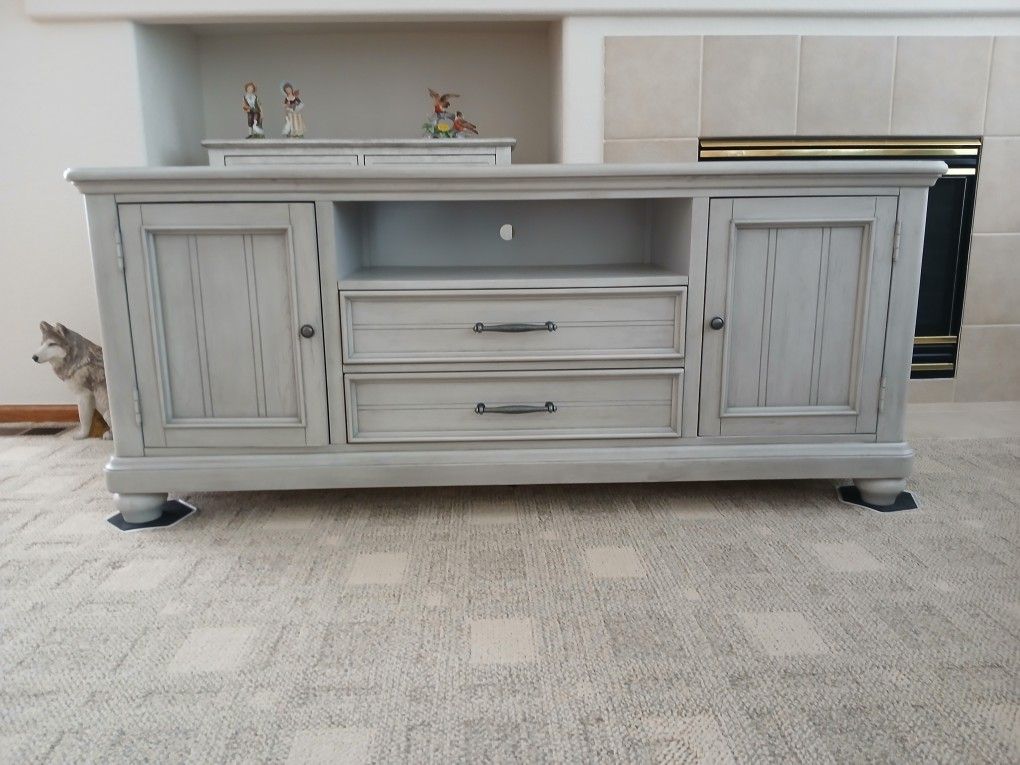 72" TV Stand