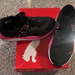 Girls Puma Sneakers 2c