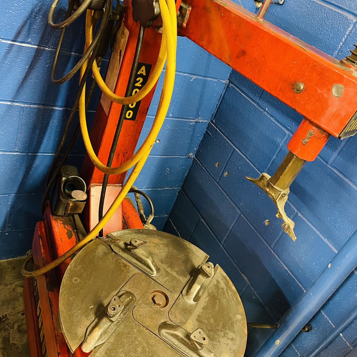 Corghi A2000 Tire Machine