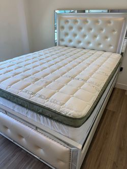 Queen Size Mattress Pillow Top New Bedframe sold separately