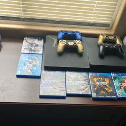 2 PS4 4 Controllers