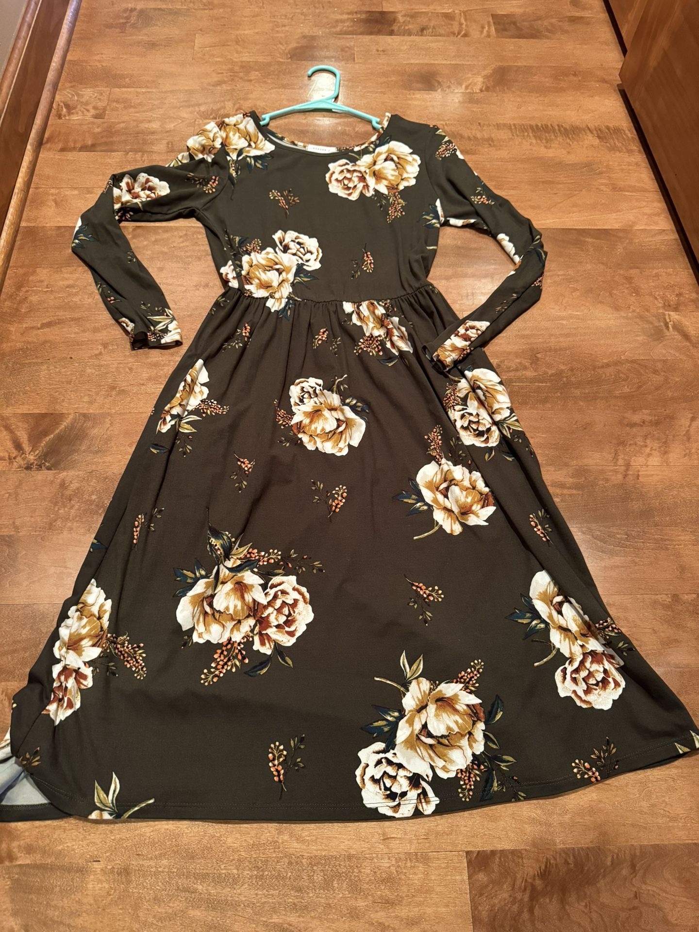 Woman’s Boutique Reborn J Floral Dress Shipping Avaialbe 