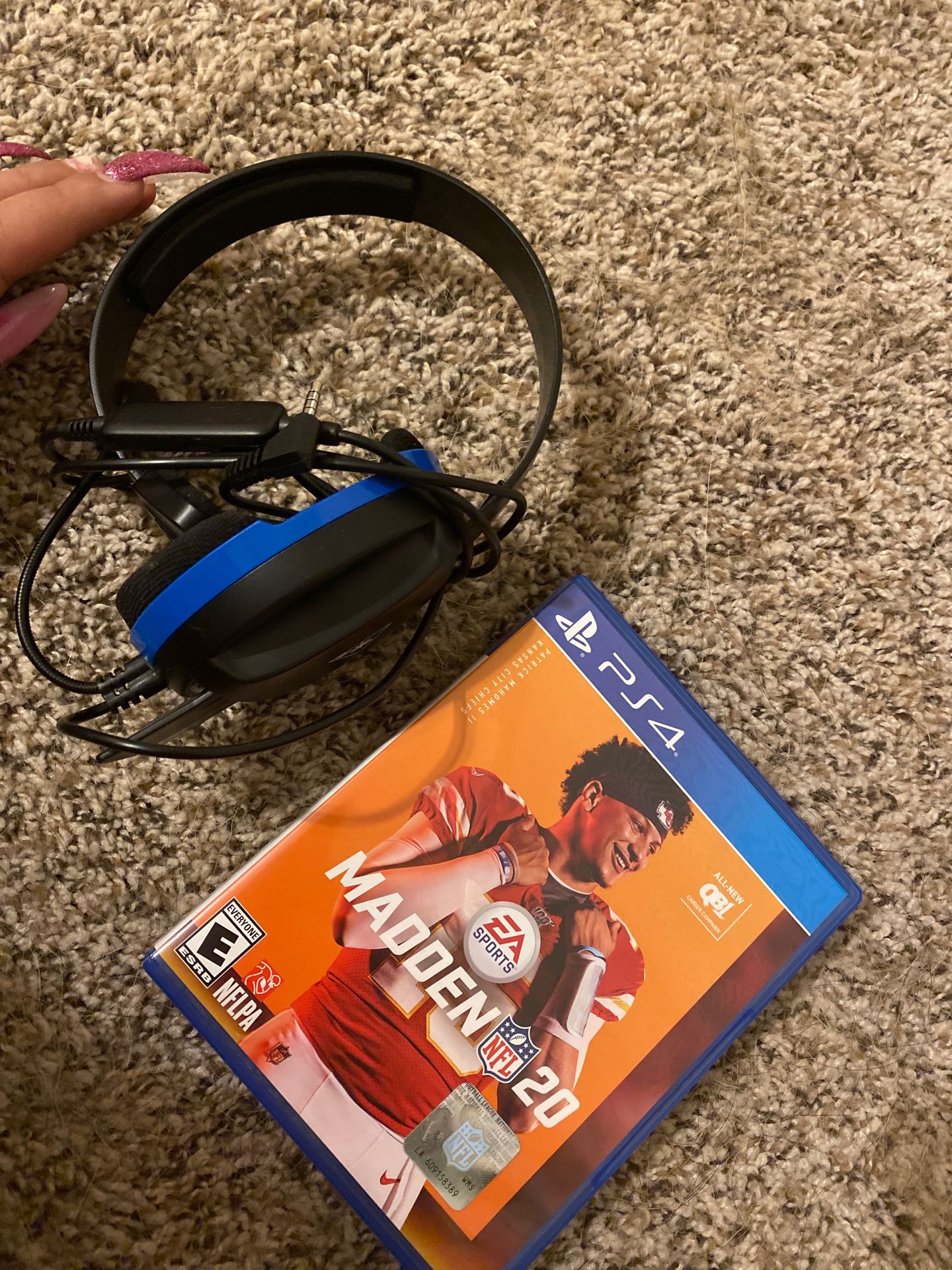 PS4 headphones and madden 20
