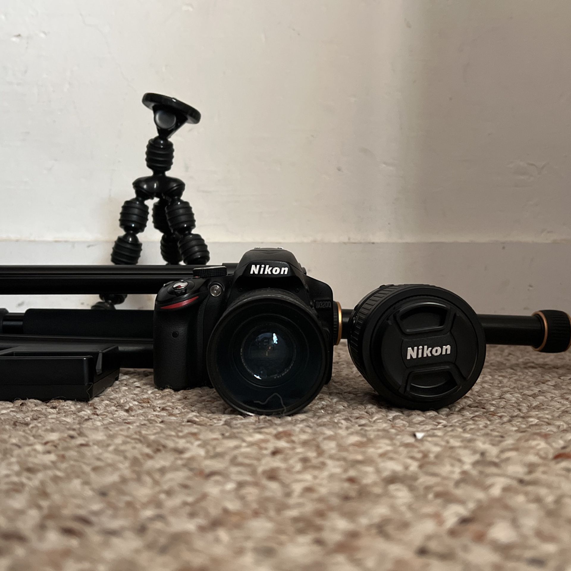 Nikon D3200 With Lens And Tripods