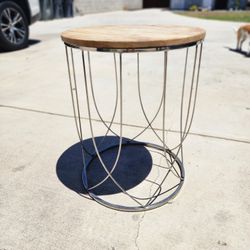 Accent Table 