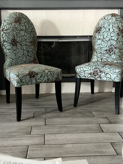 Accent chairs