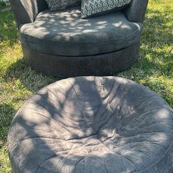 Sillón Grande Circular + Otomano a Juego (Fabricante Bexco)giratorio