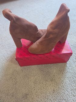 Boots Women Size 8.5