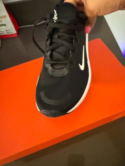 Nike in-season 13 woman NEW