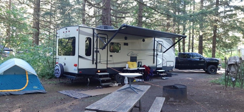 Keystone Cougar Trailer 28RLSWE