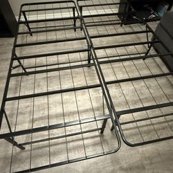 Queen size foldable bed frame 