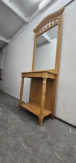 WOODEN HALL TREE WITH BEVELED MIRROR