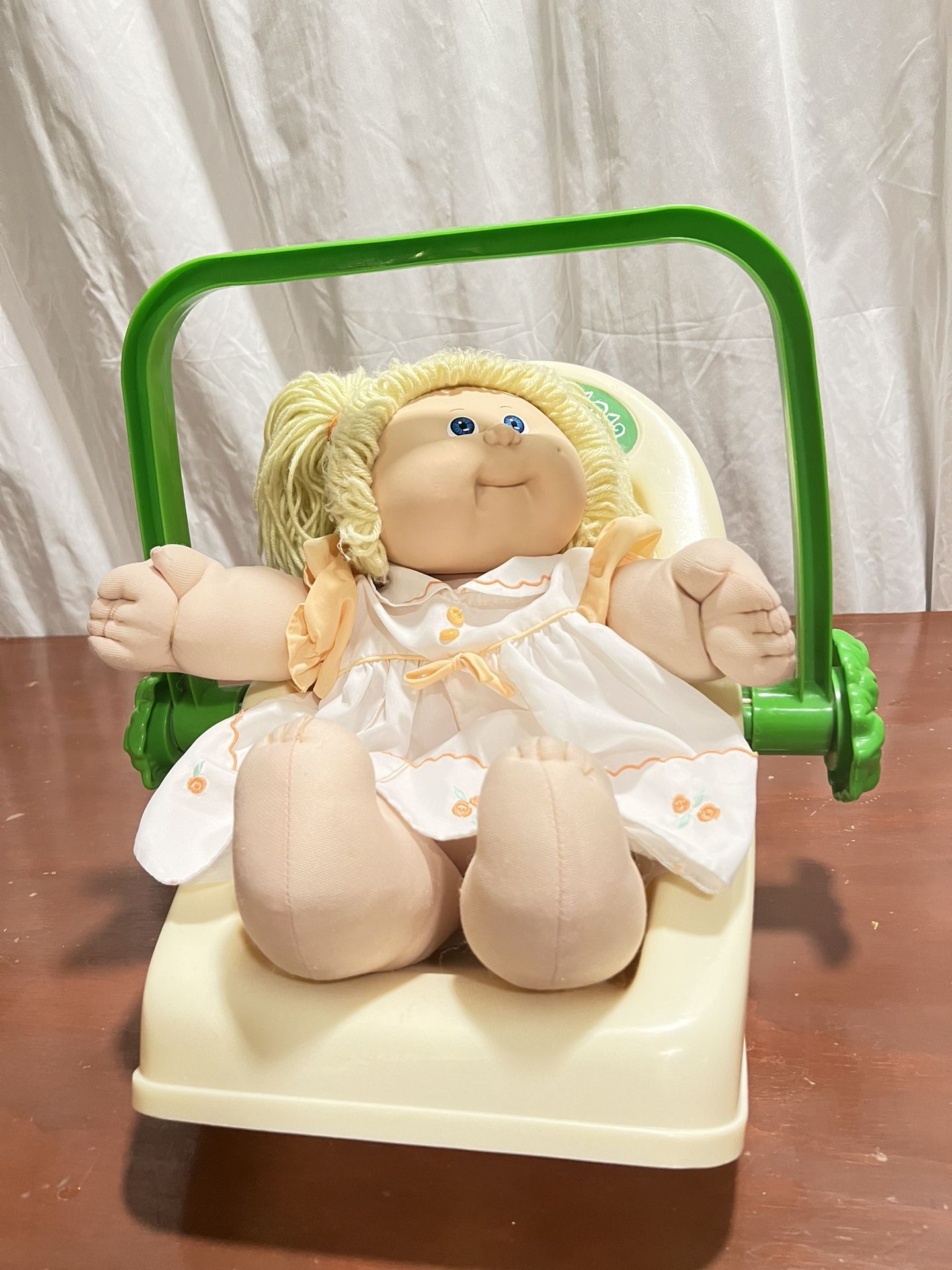 Cabbage  Vintage 1983 Cabbage Patch Kids Doll Seat/Carrier/Rocker Baby girl cabbage 1993