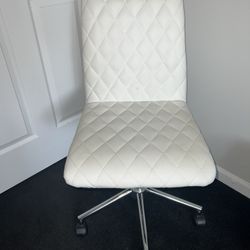 White Sheek Office Chair 