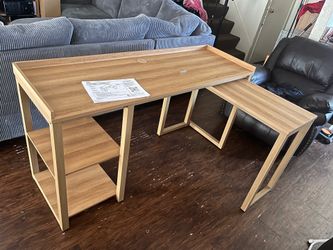 L-Desk with 2-cube storage / escritorio