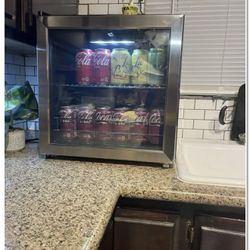 insignia 48 can mini fridge With led Light