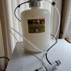 EZ FLO 2 Gallon Liquid Drip Feeder