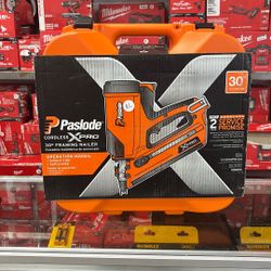 Paslode CF325XPRO 24 7.2-Volt Lithium-Ion Battery 3-1/4 in. 30 Degree Gas Powered Cordless Strip Load Framing Nailer