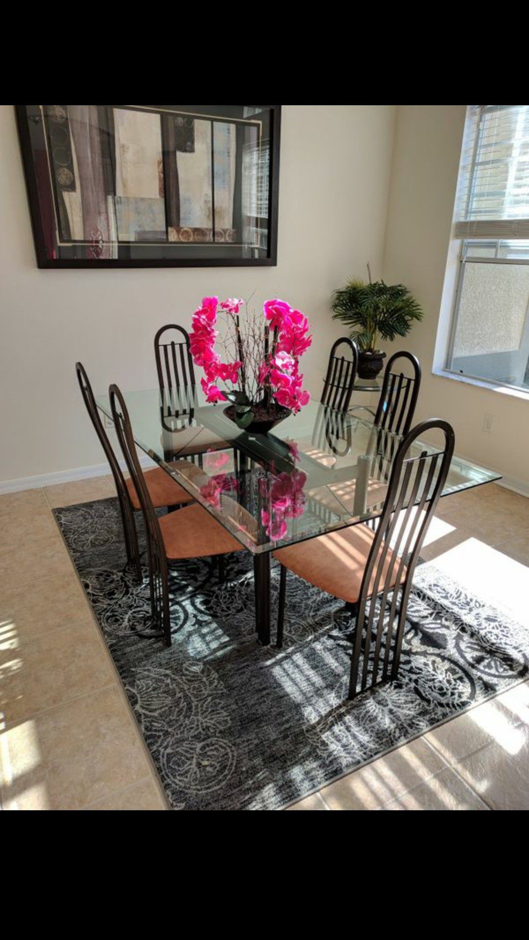 Glass Dinning Room Table & Chairs