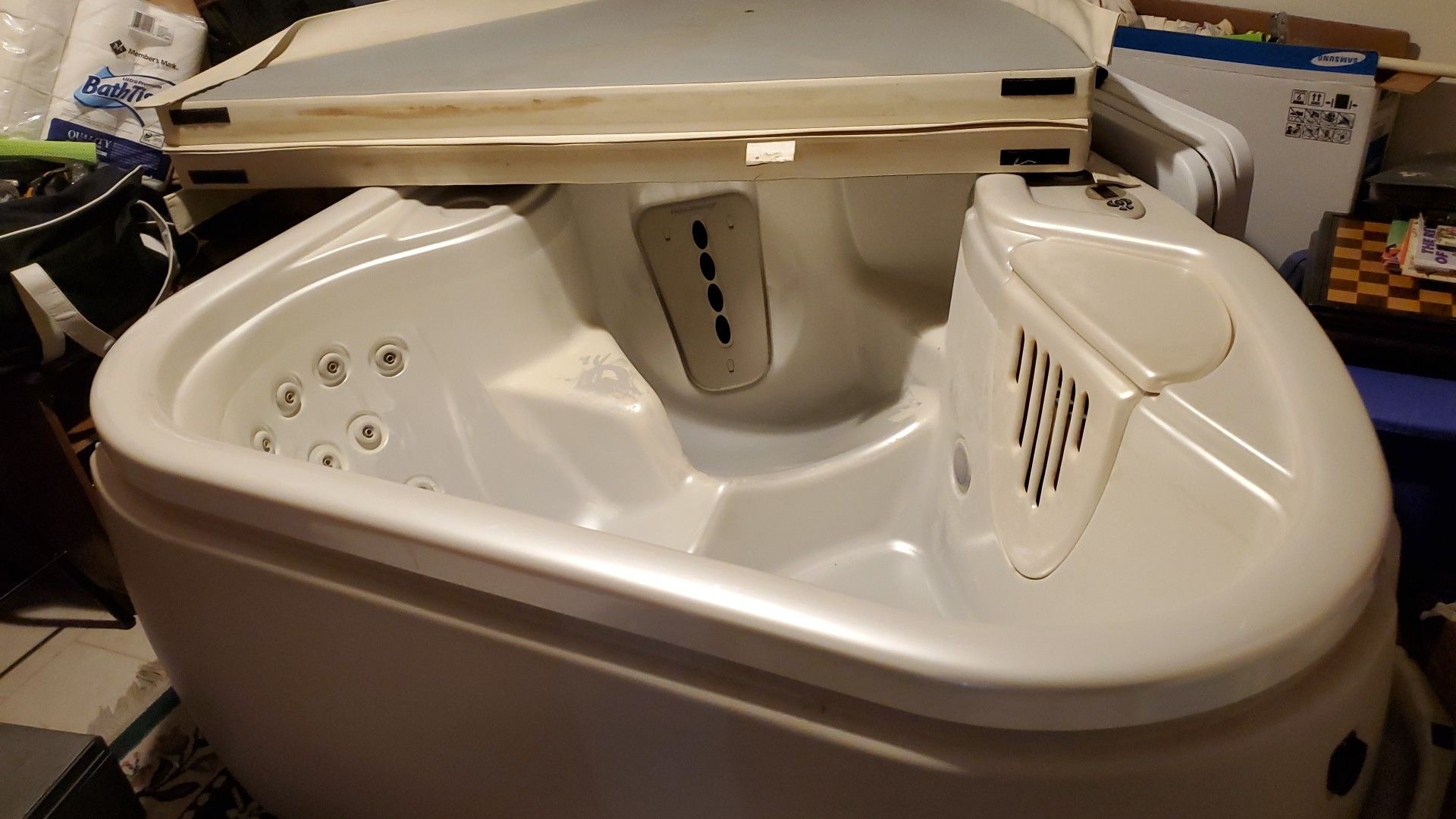 Solana tx 2 person spa hot tub for Sale in Ann Arbor, MI OfferUp