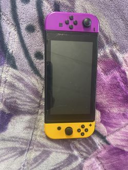 Nintendo Switch Original With Extra Controllers