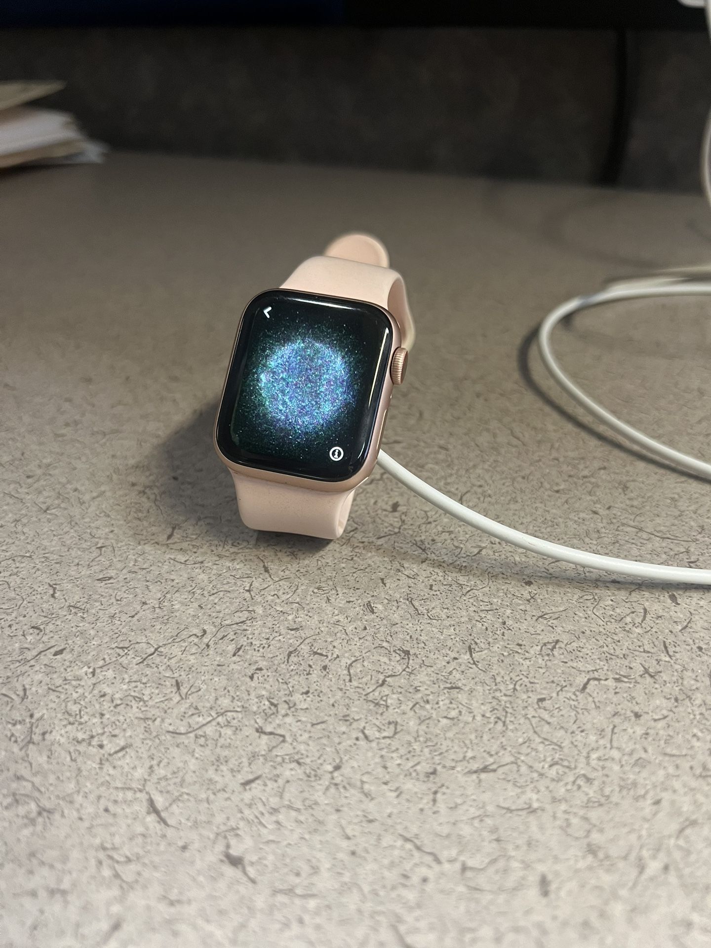 Used Apple Watch Series 4-40mm Rose Gold