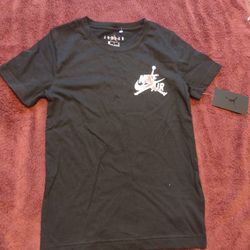 Nike Air Jordan boys T-shirt size S(8-10)