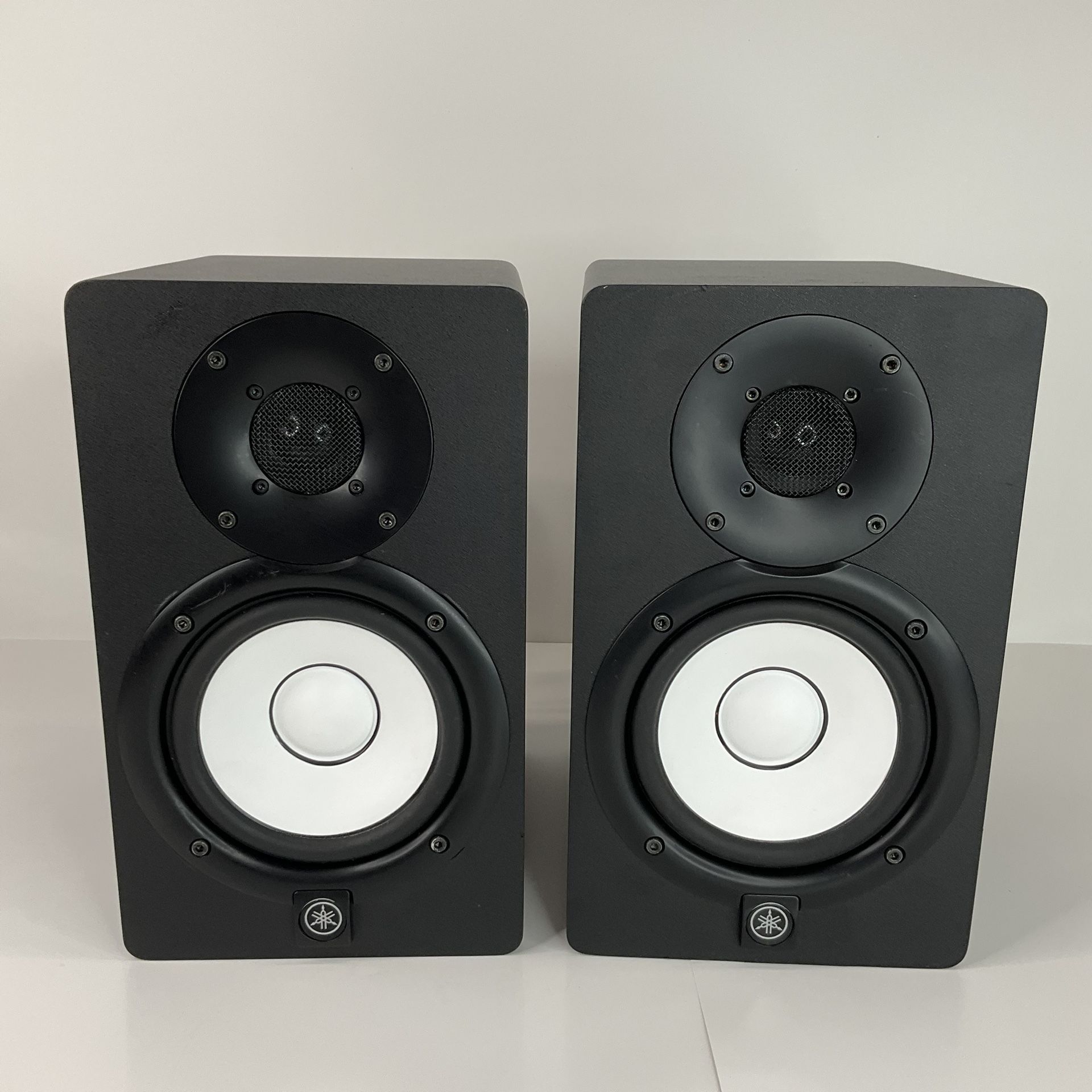 Yamaha HS5 Powered Studio Monitors