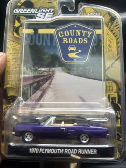 Vintage Green Light Convertible Pontiac 1:64 ( Metallic Purple)