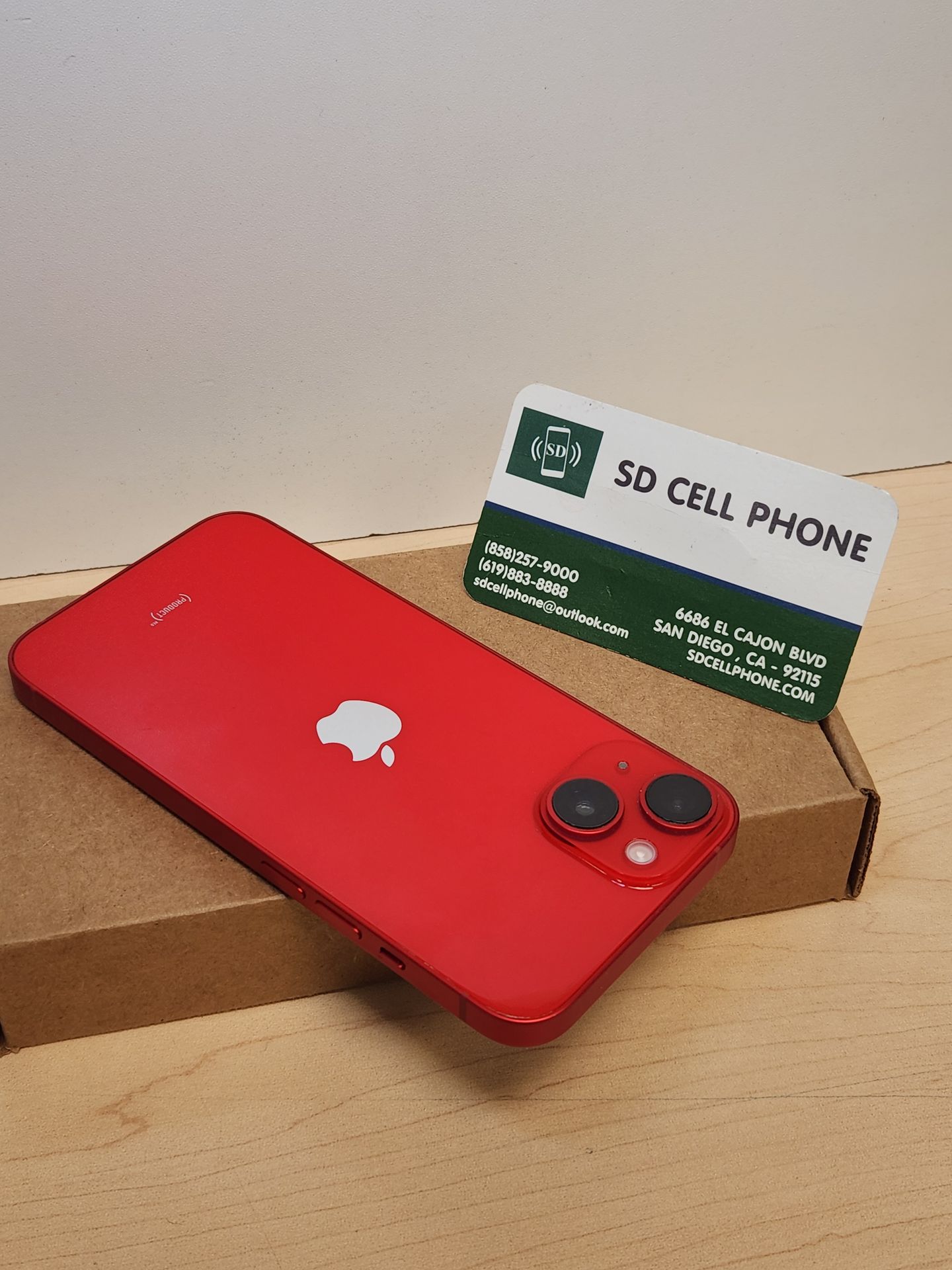 iPhone 13 128 gb Factory Unlocked Excellent Condition Red
