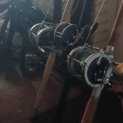 2 Penn 9 O 'S With Poles Antiuges With Third Reel And Pole 