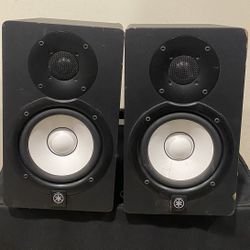 YAMAHA HS5 Powered Studio Monitor Speakers Pair (For Use Or For Parts)