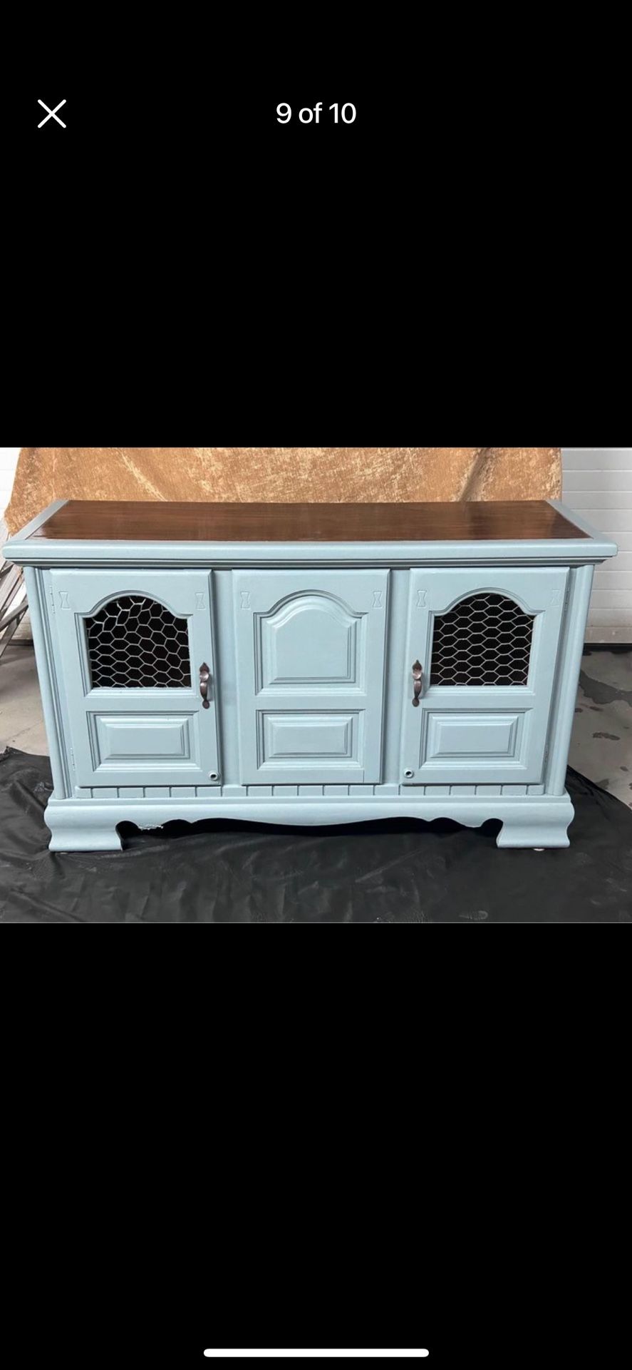 Dog kennel/buffet Table